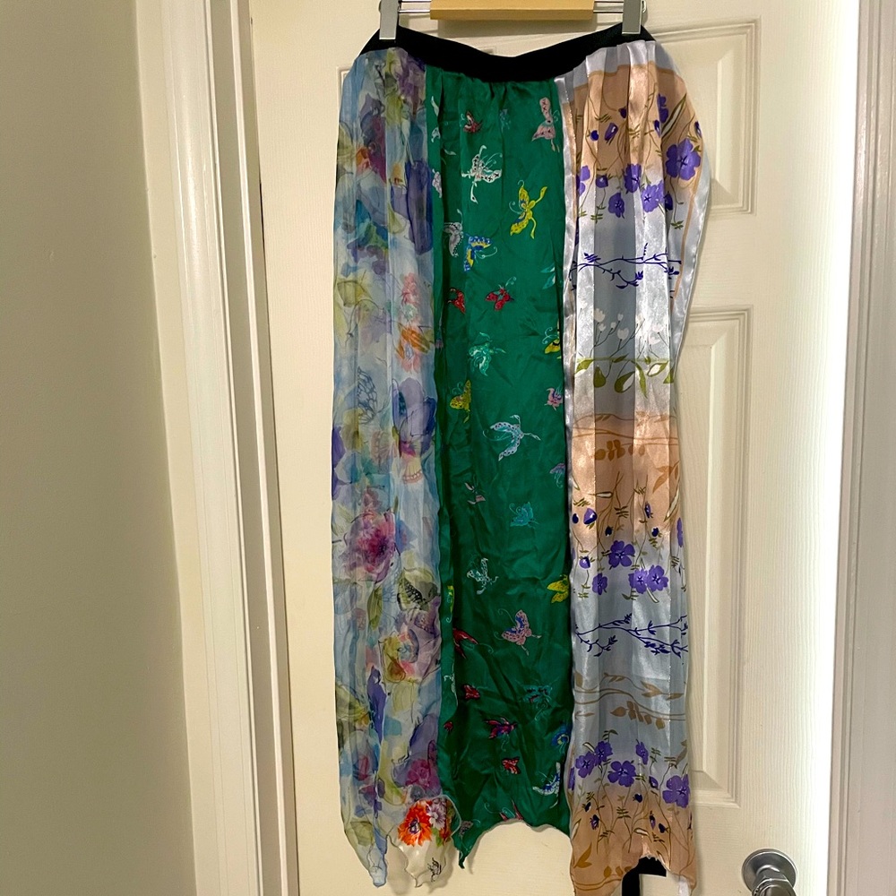 Gorgeous Vintage scarf over skirt with tie